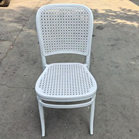 Chaises en plastique de jardin élégantes et luxueuses à vendre, cadre en PP, chaise en rotin en plastique empilable