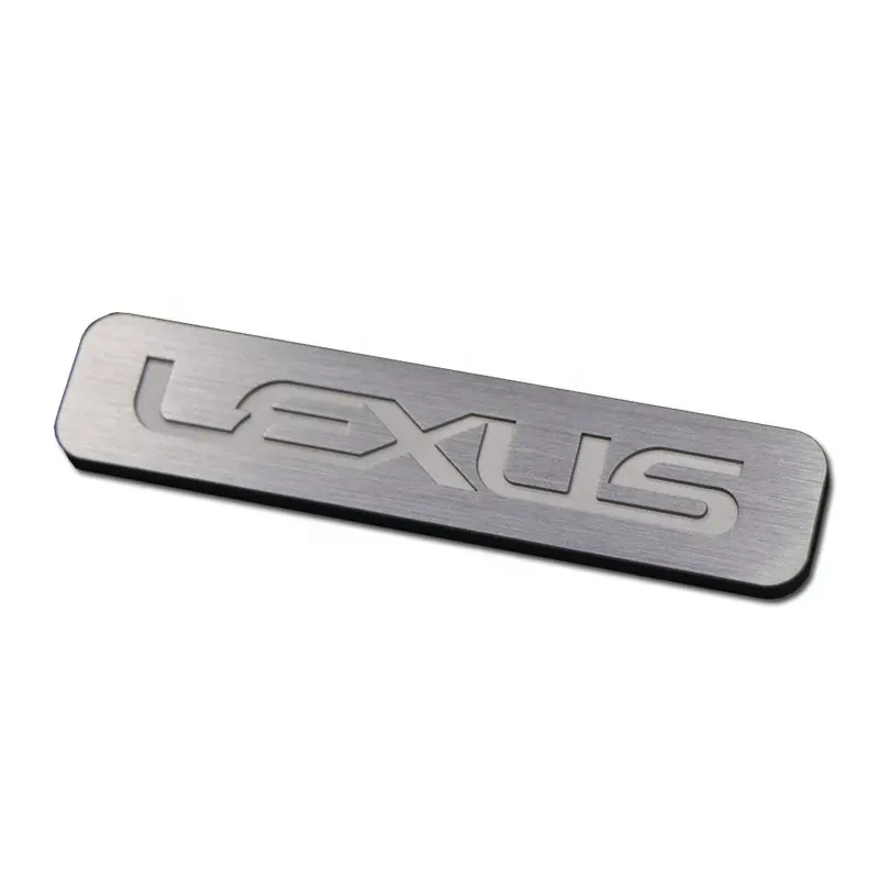 Benutzerdefinierte Marke Name Logo Prägung Gravierte Gebürstet Eloxiert Aluminium Platte Zeichen Outdoor-verwenden Metall Label-Tag für Auto