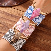 Bracelet tressé bohème à motif diamant Jinhua pour femme, motif tête de bovin, best-seller transfrontalier ; Bracelet animalier brodé en fer
