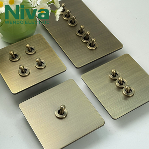 Niva 3-gang Bronze ánh sáng thông minh chuyển đổi retro phong cách <span class=keywords><strong>push</strong></span> <span class=keywords><strong>button</strong></span> tường Ổ cắm điện Kim Loại Nhà Ổ Cắm Anh tiêu chuẩn cho khách sạn - Product Image 5