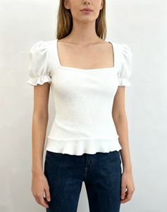T-shirt pour femme à col carré, haut tricoté à manches courtes bouffantes, ourlet à volants, coupe ajustée, chemisier tricoté décontracté pour femmes - Product Image 3