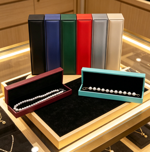 Juego de Joyería de Collar Largo de Cuero PU al por Mayor, Estilo Elegante y Sencillo, con Cajas Personalizadas con Logotipo y Embalaje de Terciopelo - Product Image 3