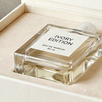 Scatola regalo personalizzata bianca per Eau de Toilette e scatola magnetica per fragranze con scatola di carta per profumo per la presentazione di fragranze.