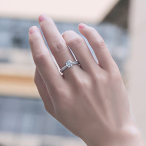 Cincin Pertunangan GRA Berlapis Emas 14K dengan Batu Moissanite VVS Berkualitas Tinggi dari Perak Sterling 925 untuk Wanita, Hadiah Perhiasan Pernikahan - Product Image 4