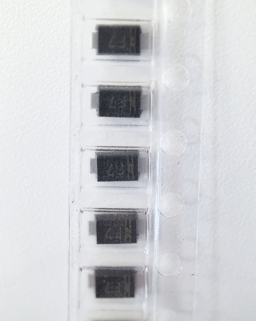 FR107W F7 SOD-123 1A 1000V Glass Passivated Fast Recovery Diode FR107 1Roll=3000pcs