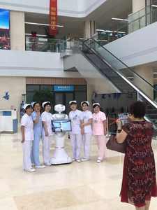 Robot de servicio inteligente humanoide, funciona en hospitales - Product Image 3