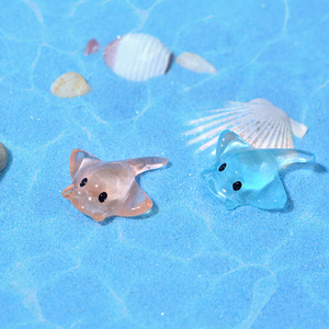 Figurines miniatures de raies transparentes colorées, décorations mignonnes d'animaux marins en résine pour l'artisanat DIY et l'aménagement d'aquariums - Product Image 4