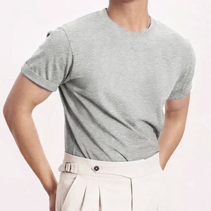 Nuova Linea di Abbigliamento Sportivo da Uomo, Top Compressivi ad Alta Elasticità, Asciugatura Rapida, Leggeri e Traspiranti per Fitness e Palestra, Personalizzabili - Product Image 4