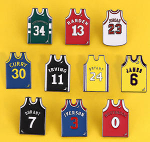 Épinglette en émail métallique de <span class=keywords><strong>maillot</strong></span> de basket-ball <span class=keywords><strong>NBA</strong></span>, créative - Product Image 1