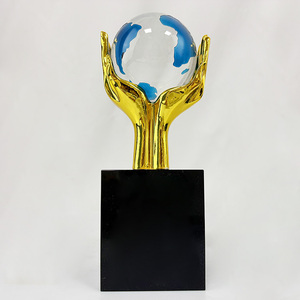 Trofeo de Resina con Manos Doradas y Globo Terráqueo Transparente con <span class=keywords><strong>Mapa</strong></span> Azul, Cristal, MH-LJ0325 - Product Image 2