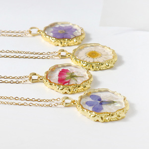 Collar de resina de acero inoxidable 316L de la serie Natural de moda Collar con colgante de gota de pasta de flor eterna Joyería chapada en oro de 18 quilates - Product Image 2