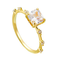 Bague en diamant pour femmes de vente chaude européenne et américaine Bague en zircon en forme de princesse en argent sterling S925 de luxe haut de gamme