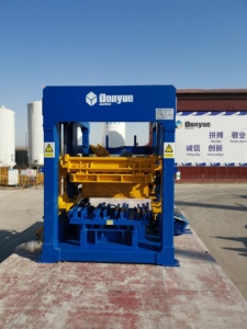 QT6-15 पूरी तरह से ऑटो कंक्रीट सीमेंट ईंट फुटपाथ पत्थर बनाने मशीनरी - Product Image 3