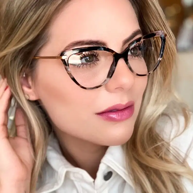 DOISYER2022新着トレンディカウカラーレトロtr90ハイエンド女性光学フレーム眼鏡キャットアイブルーライトブロックメガネ