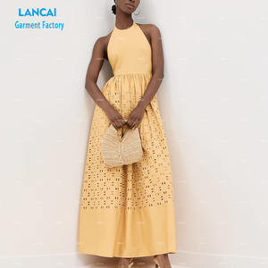 Lancai Robe portefeuille élégante sans manches à imprimé floral et boutonnée à l'avant pour femme de haute qualité - Product Image 2