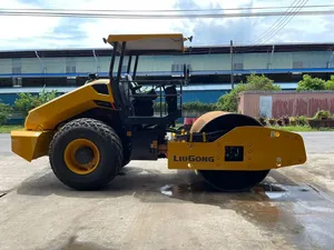 Rodillo Vibratorio de un Solo Tambor LiuGong 6611E para la Compactación Fina de Bases de Asfalto Delgadas en Comunidades Municipales - Product Image 1