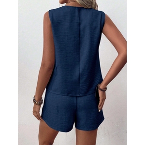 ชุดเซ็ต 2 ชิ้น เสื้อกั๊กคอวีทรงไม่สมมาตร กางเกงขาสั้นลำลองสำหรับฤดูร้อน แฟชั่นสำหรับผู้หญิง - Product Image 6