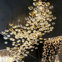 Lustre moderne de luxe personnalisé en verre, éclairage LED anti-éblouissement, CRI 95 élevé, dimmable, personnalisable pour projets commerciaux
