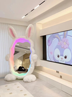 Cermin Lantai LED Desainer Kelinci Bulu Halus Kustom 2026 dengan Lampu Pink, Cermin Berdiri Cantik Ukuran Penuh untuk Kamar Anak Dekorasi Rumah