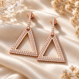 Boucles d'oreilles géométriques triangulaires pour femmes, design simple, accessoires d'oreille pour usage quotidien - Product Image 3