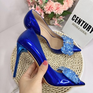 Zapatos de Mujer Azules, de Charol Verde, con Punta Puntiaguda, Adorno de Lazo con Pedrería, Tacones Altos Rojos - Product Image 5