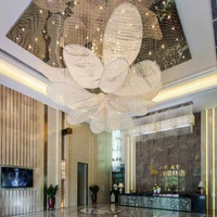 Décoration de salle de banquet, luminaire en cristal, grand lustre en forme de fleur en cristal personnalisé pour hall d'hôtel