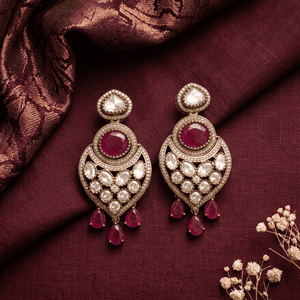 Boucles d'oreilles pendantes en moissanite rouge rubis, plaqué or antique bicolore, style statement, tendance, bijoux traditionnels indiens - Product Image 1