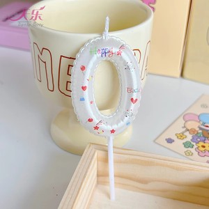 Bougies d'anniversaire transparentes imprimées avec des chiffres et des bords ondulés, idéales pour les cupcakes d'anniversaire des enfants - Product Image 6