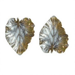 Plateau de service en aluminium en forme de feuille, couleur or, qualité supérieure, taille personnalisée, vaisselle d'hôtel, plateau de service en forme de feuille - Product Image 1