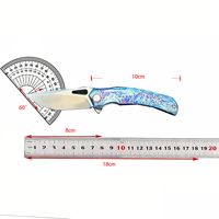 Couteau pliant EDC avec manche en alliage de titane et motif nuage coloré, lame avec trou pour le pouce, couteau de poche portable pour collectionneur, cadeau