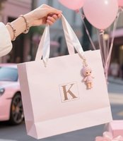 Sac shopping en papier de luxe personnalisé avec logo, sac cadeau en kraft avec poignée en ruban, estampage à chaud pour l'emballage de cosmétiques, de mode et de vente au détail