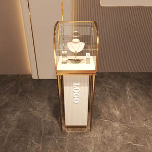 Vitrina Vertical de Metal con Marco Negro y Estantes de Vidrio para Joyería, Exhibición para Tiendas y Centros Comerciales, Ideal para Joyerías de Lujo - Product Image 2