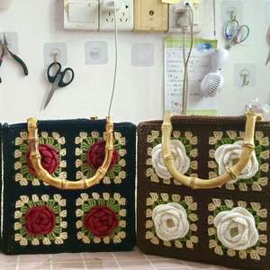 Bolso de flores personalizado de algodón tejido a mano con asa de madera, accesorio de moda para mujer - Product Image 5