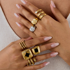 Anillo de Zirconia en Forma de Corazón con Diseño Geométrico de Serpiente, Joyería de Moda para Mujer, Regalo, Acero de Titanio con Engaste de Puntas, Origen Yiwu - Product Image 3