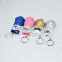 Porte-clés mini-gants de boxe tendance en cuir et métal, accessoire de sac à dos avec pendentif gants de boxe, article cadeau