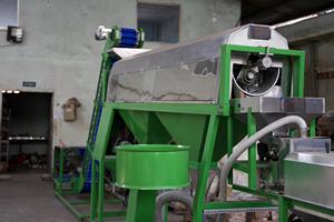 Machine à peler les noix de cajou, type 3 rainures, capacité : 350-400 kg/h, machines de transformation des noix de cajou entièrement automatiques - Product Image 6