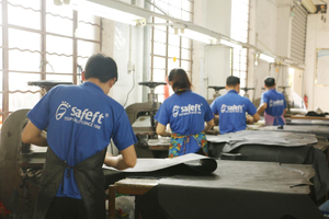 Fabricant usine de chaussures de sécurité personnalisées pour hommes bout en acier cuir antidérapant imperméable résistant aux coups de couteau s3 vente en gros - Product Image 5