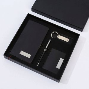 Set de Regalo Ejecutivo Personalizado: Cuaderno A6 de Cuero PU y Llavero con Impresión Digital - Regalos Corporativos Promocionales y Artículos Esenciales de Oficina - Product Image 3