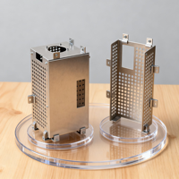 Armoires réseau, coffrets, racks de serveurs, boîtiers d'équipements réseau, boîtes de commande électriques pour systèmes énergétiques - Métal/Plastique