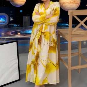 เดรสแฟชั่นผู้หญิงพิมพ์ลายหลวมสบายๆ แขนยาว คอวี ดีไซน์หรูหรา - Product Image 2