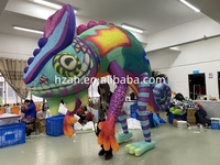 Caméléon gonflable de marche géant de marionnette de lézard gonflable d'éclairage coloré pour le défilé