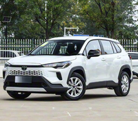 Offre Spéciale Corolla Cross : Crossover Familial Pratique avec Couleurs Extérieures Bicolores et Sièges Ergonomiques Confortables pour Acheteurs de Véhicules à l'Étranger