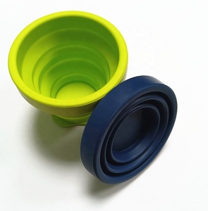 Tasses de voyage pliables en silicone, compatibles micro-ondes et lave-vaisselle, de différentes tailles, parfaites pour le camping et la randonnée en plein air - Product Image 1