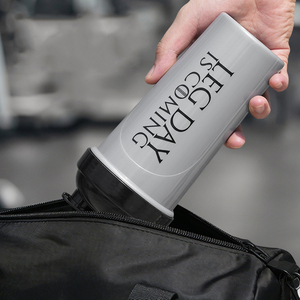 ขวดเชคโปรตีน 700 มล. พิมพ์โลโก้ได้ ป้องกันการรั่วซึม สำหรับผสมโปรตีนออกกำลังกาย - Product Image 4