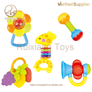 Montessori inspiré en plastique infantile bouteille de lait hochets jouets de dentition nouveau-né saisissant la main shaker bébé cloche enfants <span class=keywords><strong>hochet</strong></span> en gros - Product Image 2