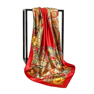 Elegant Floral Printed 100% <b>Silk</b> <b>Square</b> <b>Scarf</b> for Women Multi-Functional Fashion Accessory All Seasons Wholesale Custom Printing - Product Image 2