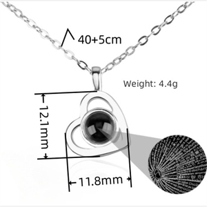 Joyería transfronteriza más vendida: un collar con colgante de corazón brillante que puede proyectar 100 <span class=keywords><strong>frases</strong></span> de "<span class=keywords><strong>Te</strong></span> <span class=keywords><strong>amo</strong></span>" en diferentes idiomas. - Product Image 5