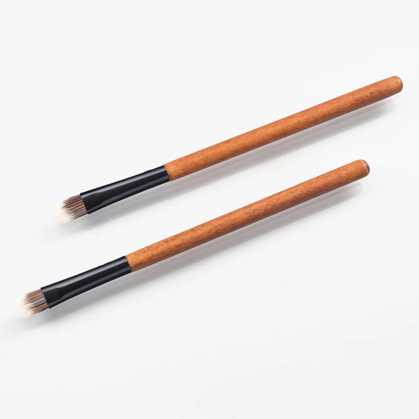 2 kahverengi kapatıcı fırça setleri Private Label vakfı ve kapatıcı makyaj fırçaları