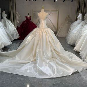 Robe de mariée élégante Xs254 avec corsage perlé et jupe de bal en satin Jancember - Product Image 6