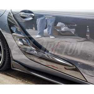 Embellecedor de puerta lateral de fibra de carbono seco estilo TR para Toyota GR Supra MK5 - Product Image 2